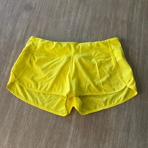 Lululemon Speed Up 2.5, Size 8 Yellow
